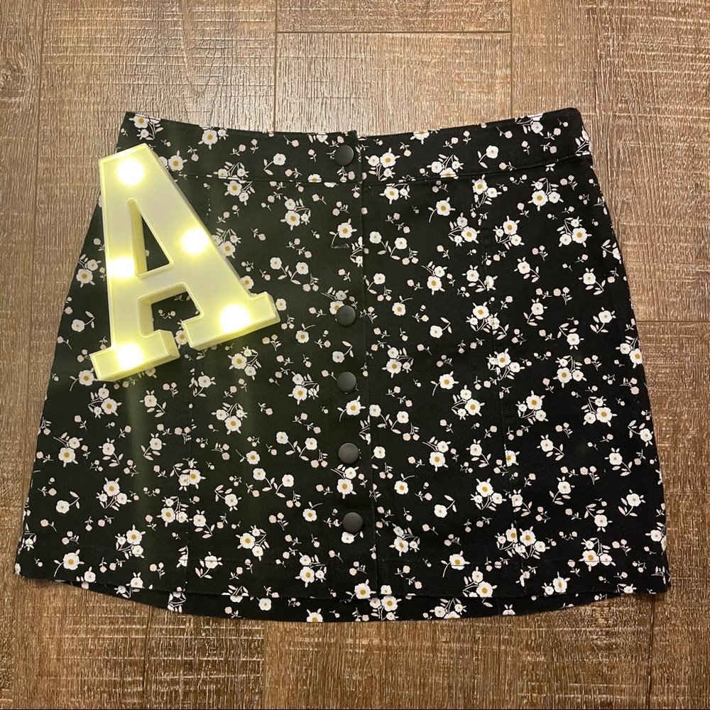 NWOT SKY AND SPARROW Black Floral Button-Up Skirt